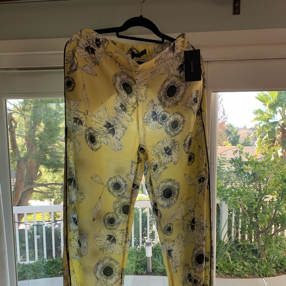 Floral printed pants!!!